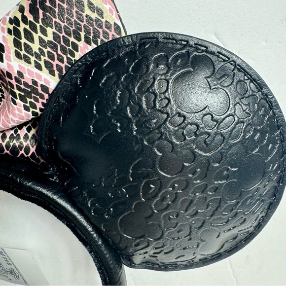 NWT. Disney Loungefly Minnie Ear Headband - Animal Print ears.  Loungefly ears - Picture 10 of 10